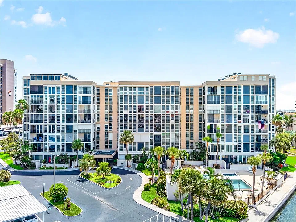 7400 Sun Island Dr #203