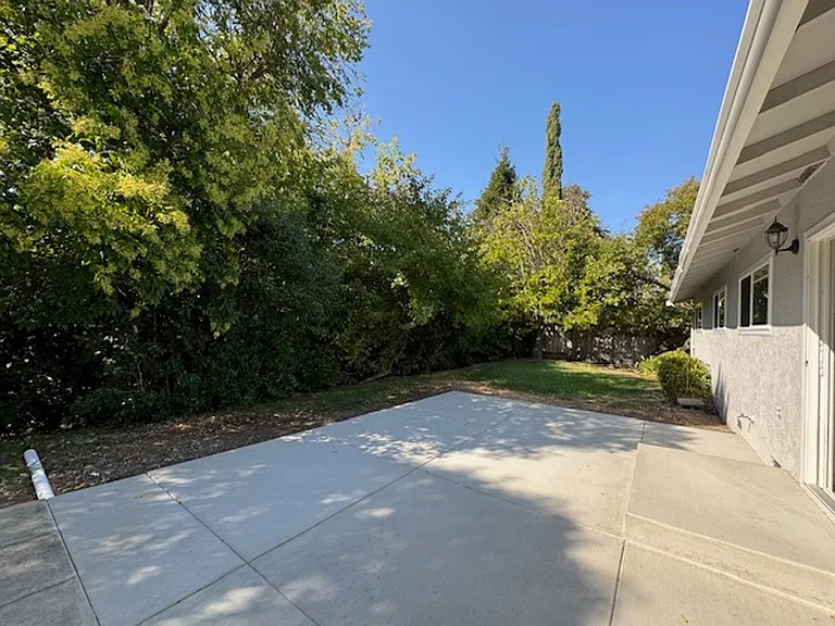 2661 Buena Vista Ave — Photo 16