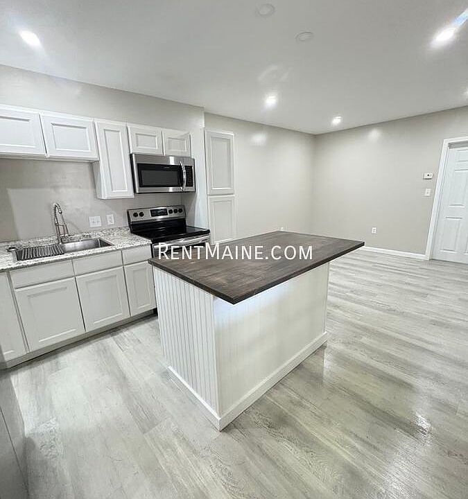 1st image of 46 Bradbury St APT 1