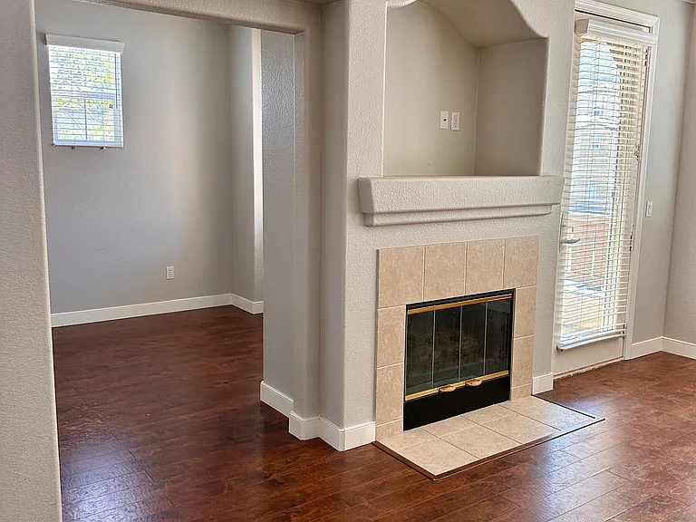961 Bloomfield Ave — Photo 4
