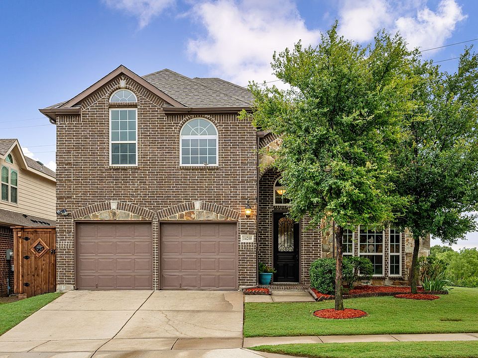 1st image of 14200 Blueberry Hill Dr