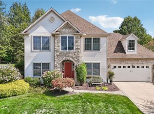 37829 Briar Lakes Dr, Avon, OH 44011