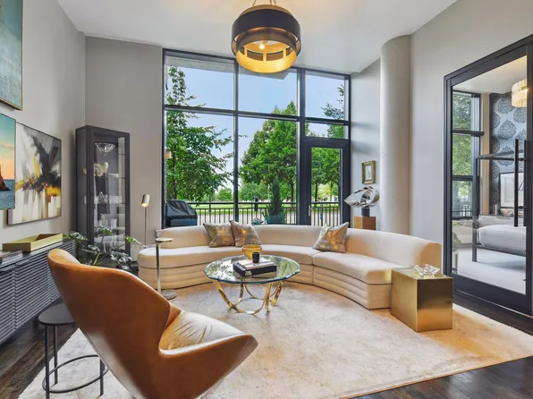 215 10th Ave S Unit 112, Minneapolis, MN 55415