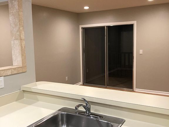 4th image of 100 Sweetgum Woods Ct APT 6B