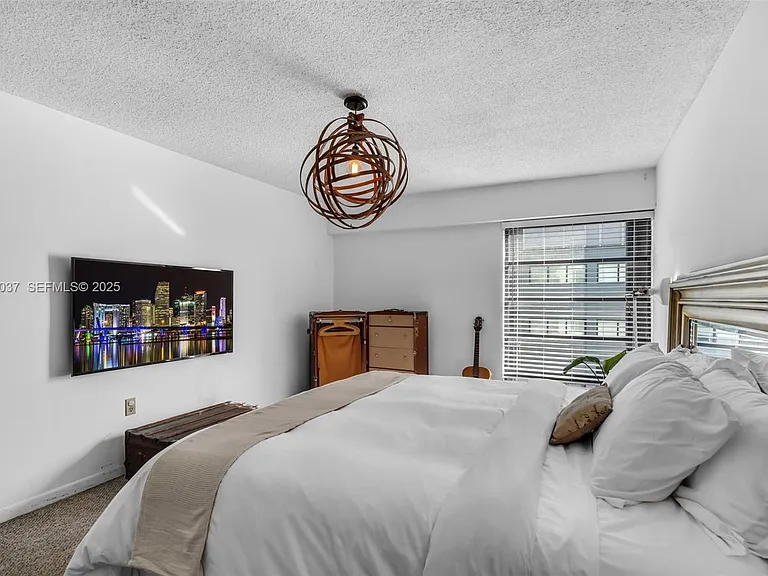 575 Crandon Blvd #504 — Photo 14