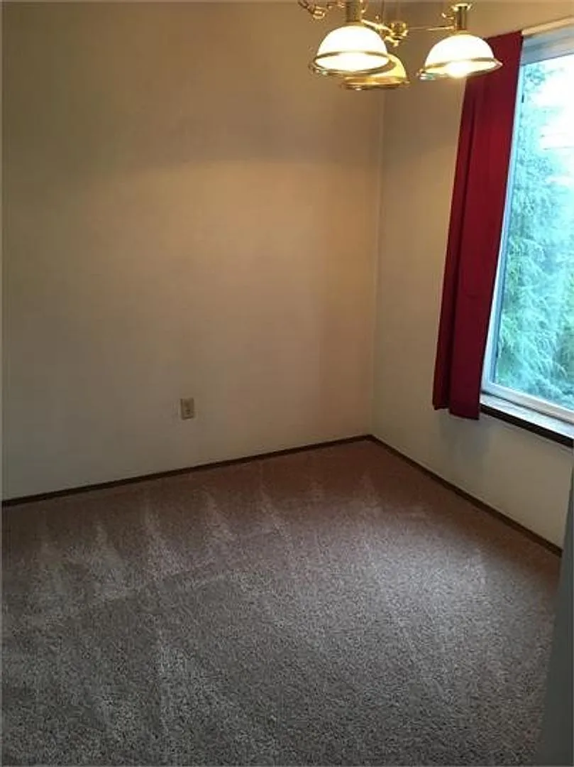 270 SE Barrington Dr — Photo 4
