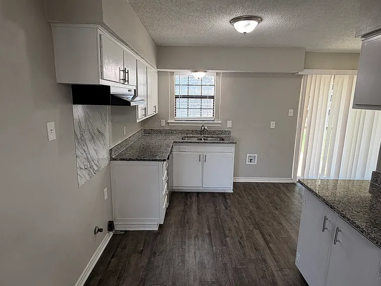 2514 Greenway St — Photo 20