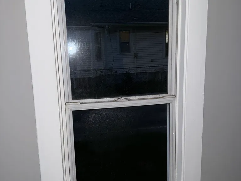 1180 N Summit Ave — Photo 18