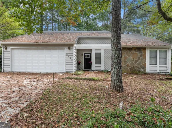 5356 Kelleys Creek Dr, Stone Mountain, GA 30088