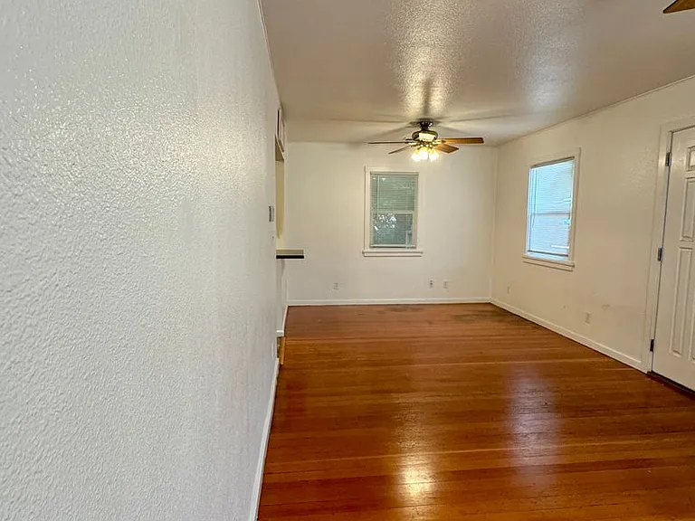 344 Loleta Dr — Photo 4