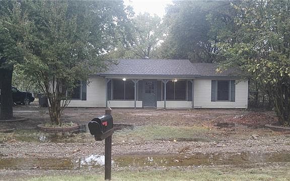 2nd image of 2221 Starwood Cir