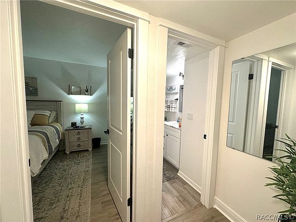 5th image of 636 E Gilchrist Ct APT 2A