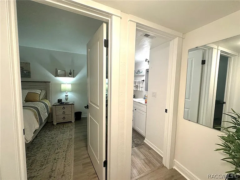 636 E Gilchrist Ct #2A — Photo 5