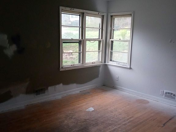 2nd image of 2313 W Horne Ave