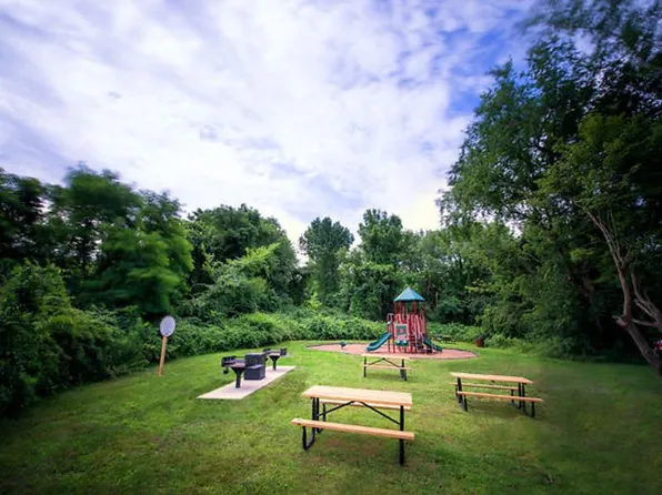 South Coast Landings, 4980 N Main St #A1db75546, Fall River, MA 02720