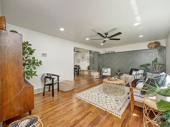 2nd image of 8471 Shuman Ln