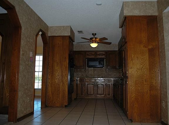 5th image of 3901 Misty Meadow Dr