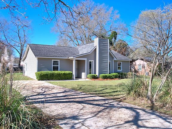 3rd image of 123 Creek Dr