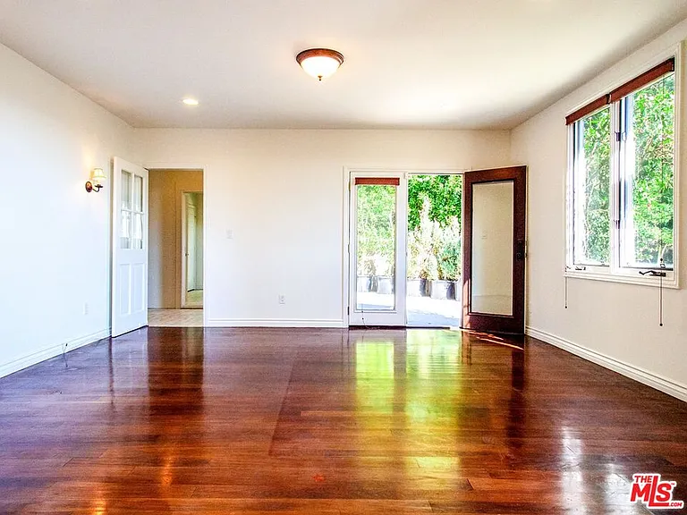 2239 Vista Del Mar Pl — Photo 13