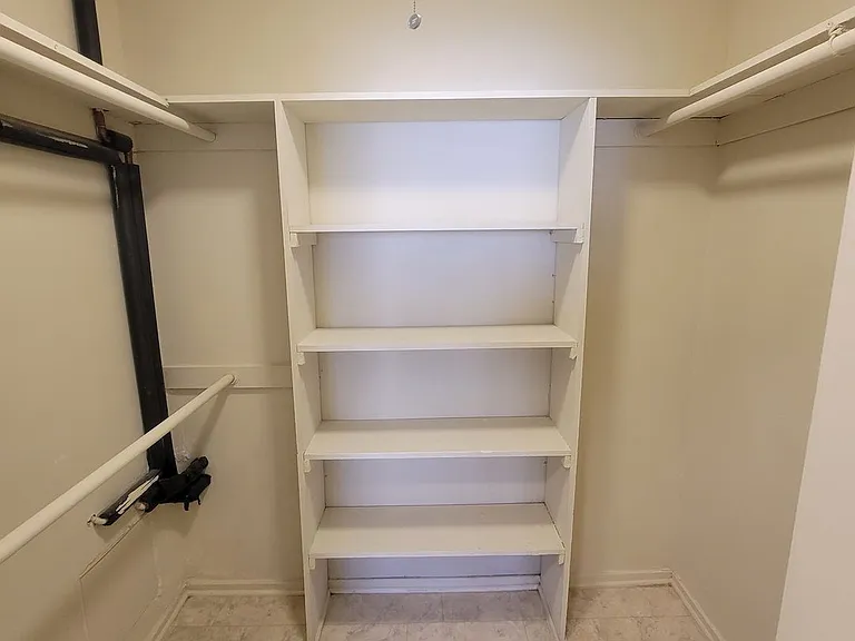 37 unit building close to CSUN! — Photo 25