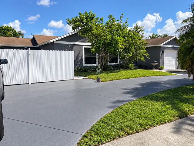 5835 NW 197th Ter