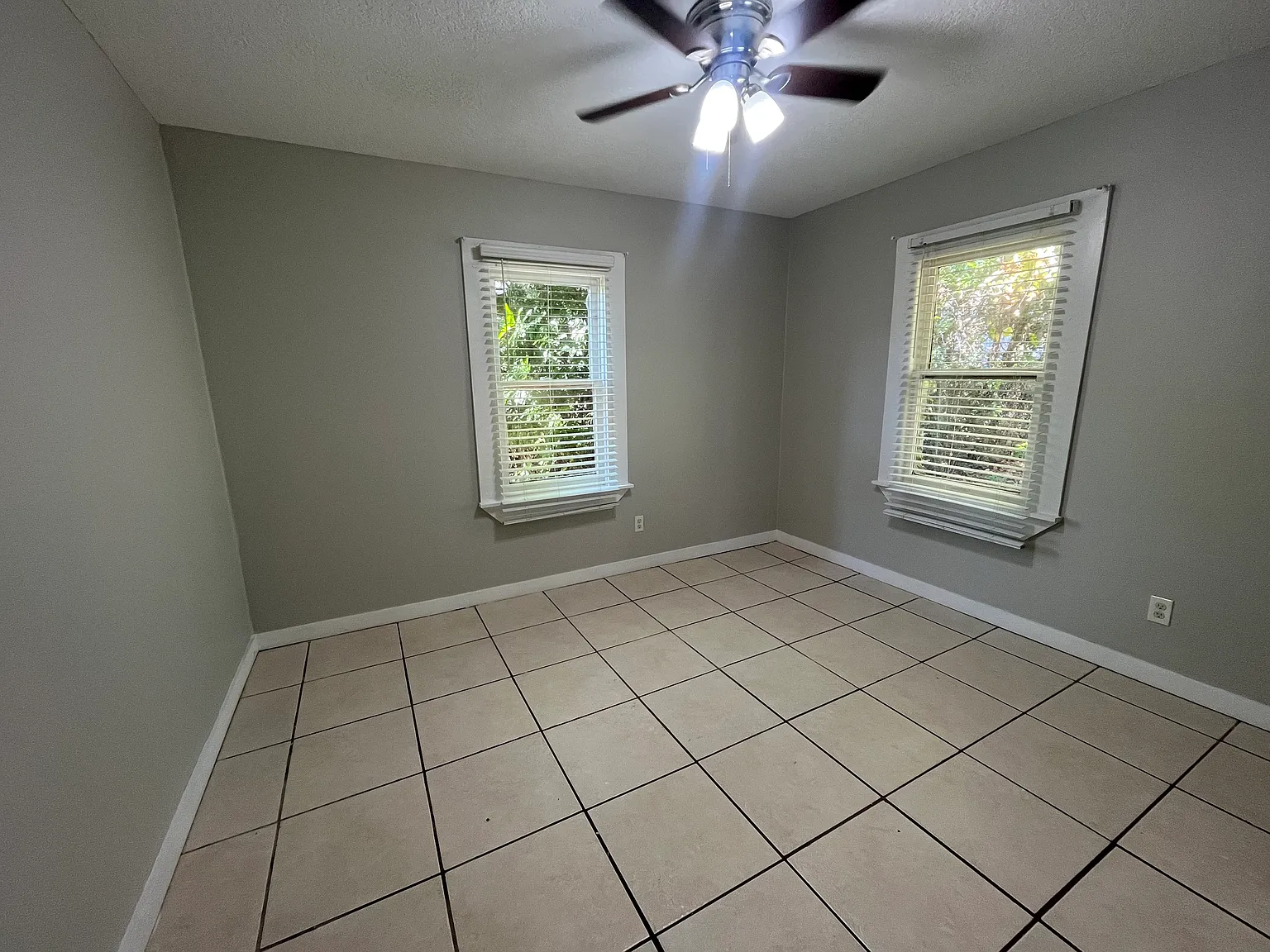 127 1/2 W Palmetto Ave — Photo 4