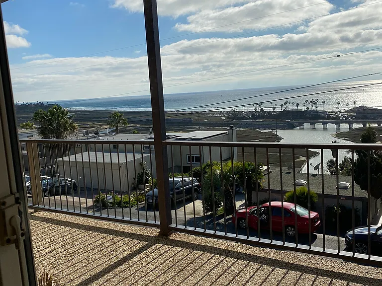 2551 Montgomery Ave — Photo 15