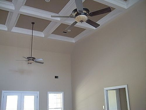 Ceiling is recessed w/contrasting colors
