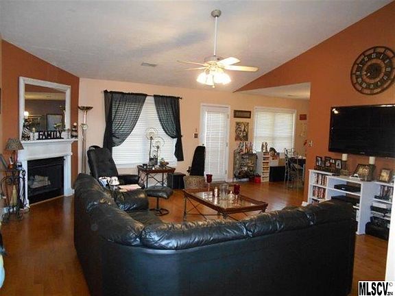 3rd image of 1459 Farmington Hills Dr