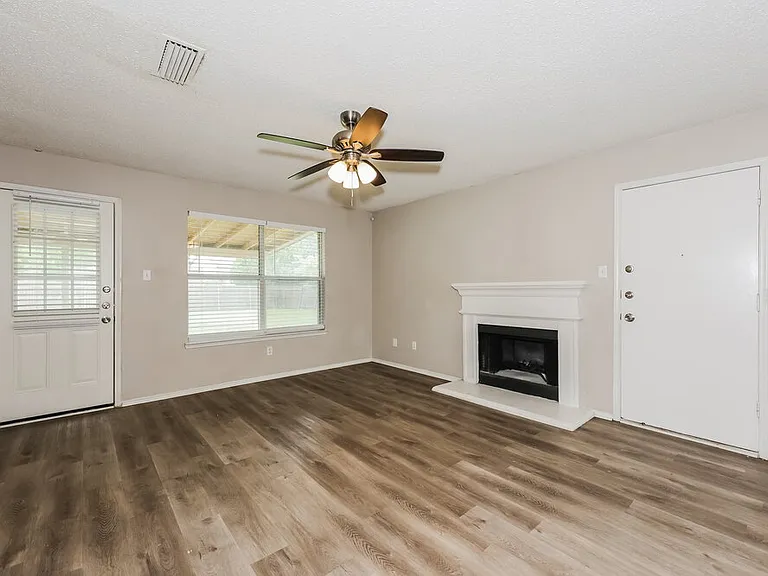 1213 Singletree Ct — Photo 4