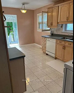 3 bed, $2,500 — Photo 4