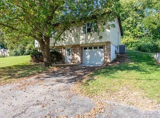 904 Caseyville Rd, Collinsville, IL 62234