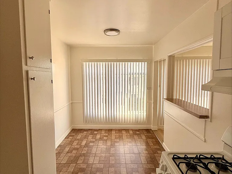 139-143 N Mariposa Ave #139-8 — Photo 4