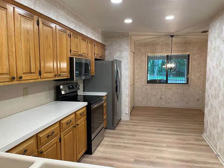 2745 Bandera Hwy #6 — Photo 11
