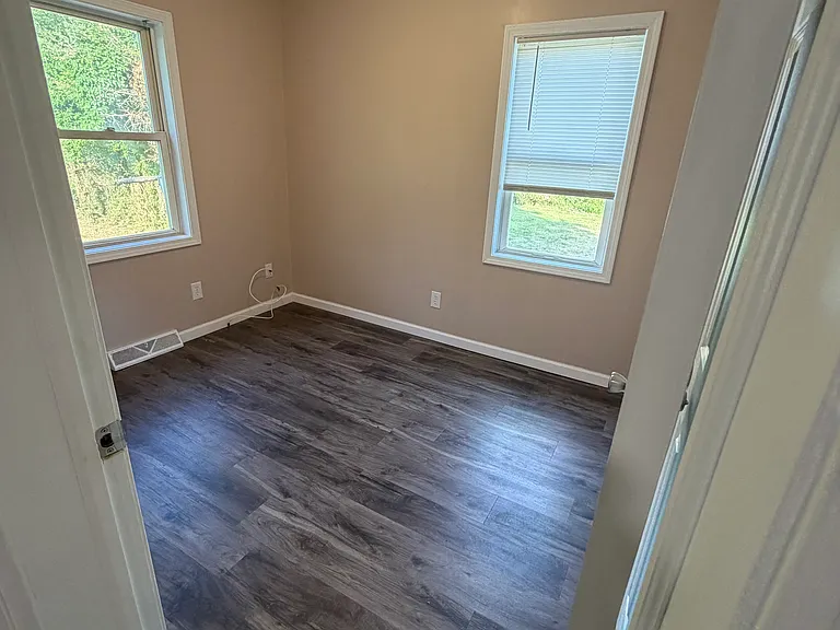 116 Victory Dr — Photo 18