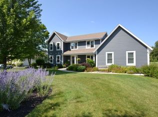 W134N6775 Wild Rose Ct, Menomonee Falls, WI 53051