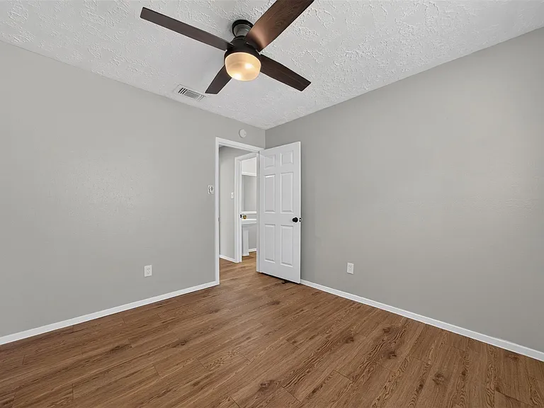 20014 Bishops Gate Ln — Photo 37