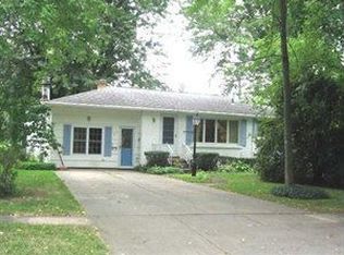 9 Hamilton Dr, Lockport, NY 14094