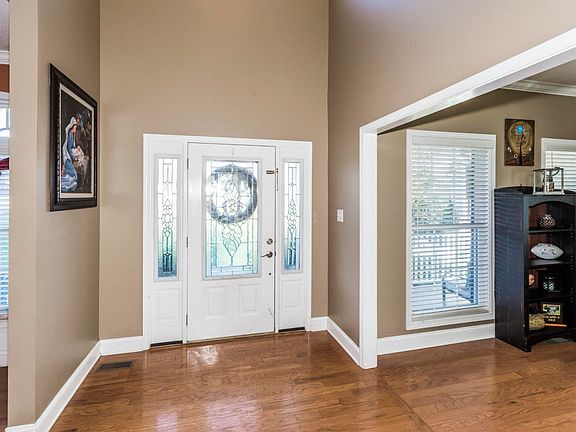 3rd image of 8701 Hollingsfield Dr