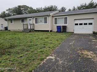 906 Egret Dr, Toms River, NJ 08753