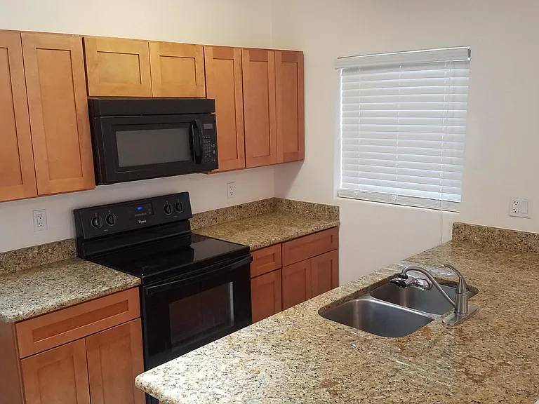 7708 Prato Ave — Photo 6