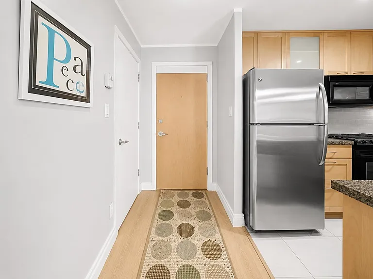 989 Richards St #605 — Photo 14