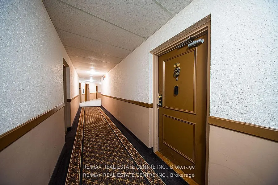 2 bed, $2,550 — Photo 4