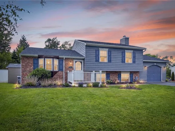 7 Clintonview Rd, New Hartford, NY 13413