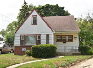7317 W Vienna Ct, Milwaukee, WI 53216