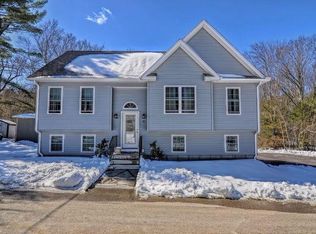 2 Bearskin Farm Rd, North Smithfield, RI 02896