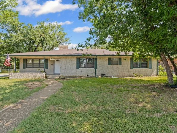 7501 S College Cir, North Richland Hills, TX 76180