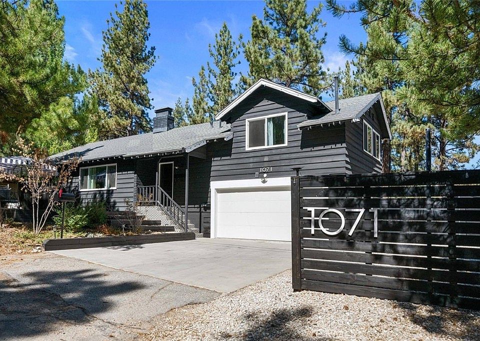 1st image of 1071 Mountain Ln