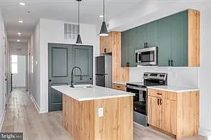 Building Photo - 1223 W Lehigh Ave #2