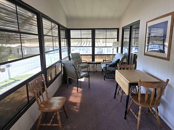 3rd image of 11607 Pierview Rd